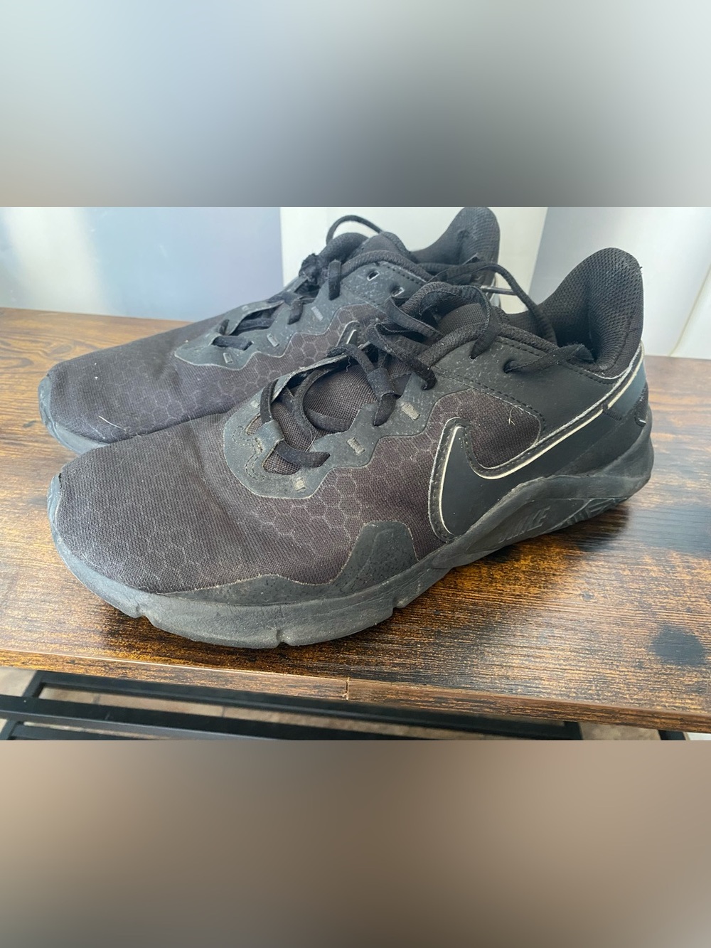 Nike Men’s Black Low-Top Training Sneakers